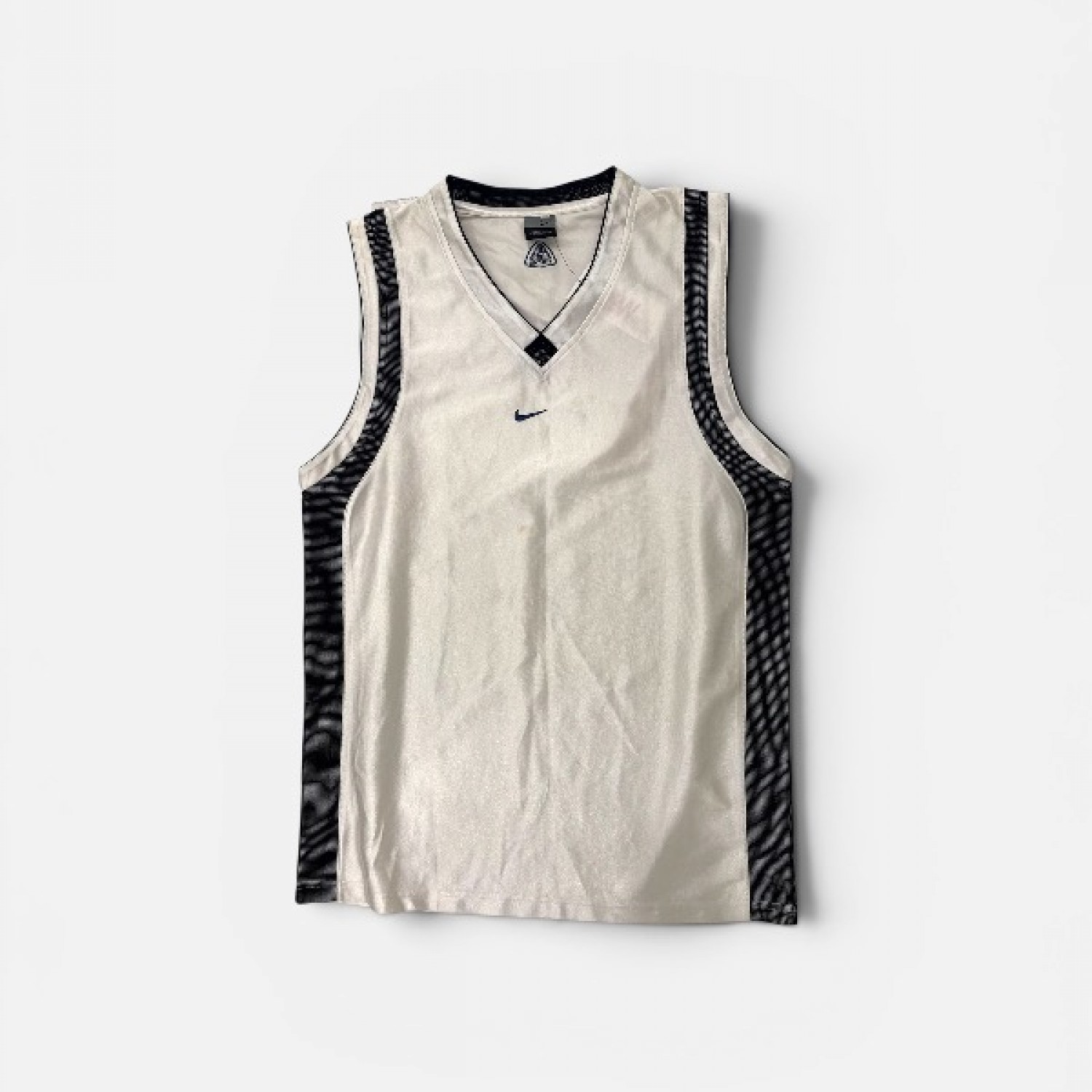 NIKE ACG SLEEVELESS TOP / TANK TOP L