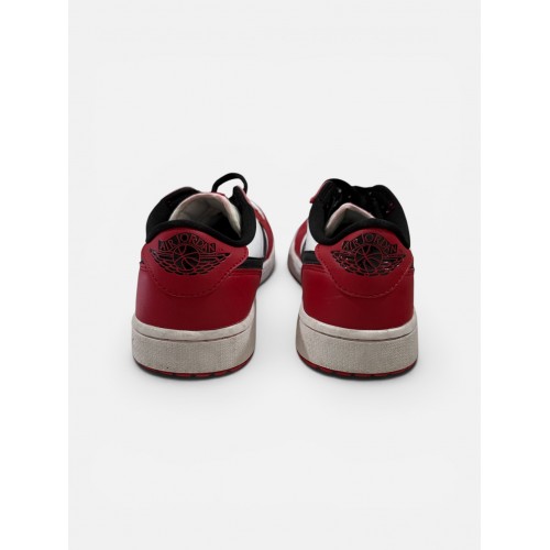 Air Jordan 1 Low “Chicago”