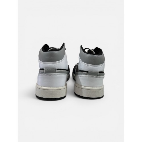 Air Jordan 1 Mid “Light Smoke Grey”