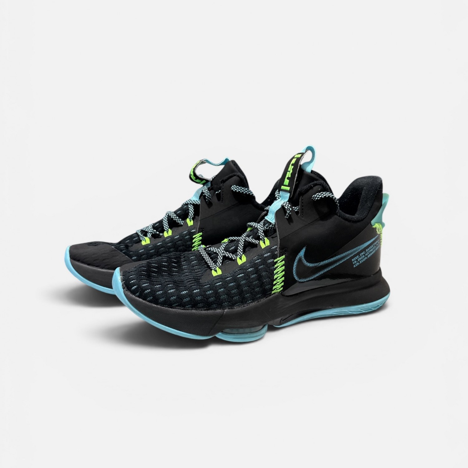 Nike LeBron Witness 5