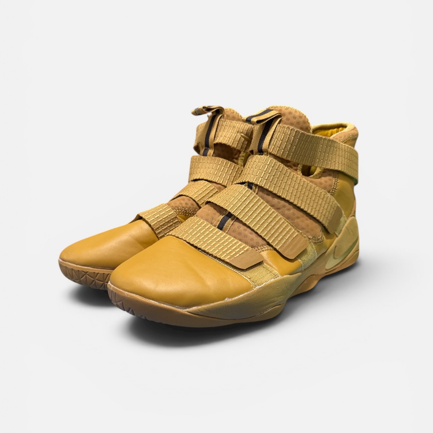 Nike LeBron Soldier XI