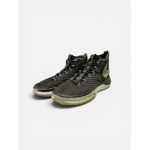 Nike LeBron 17